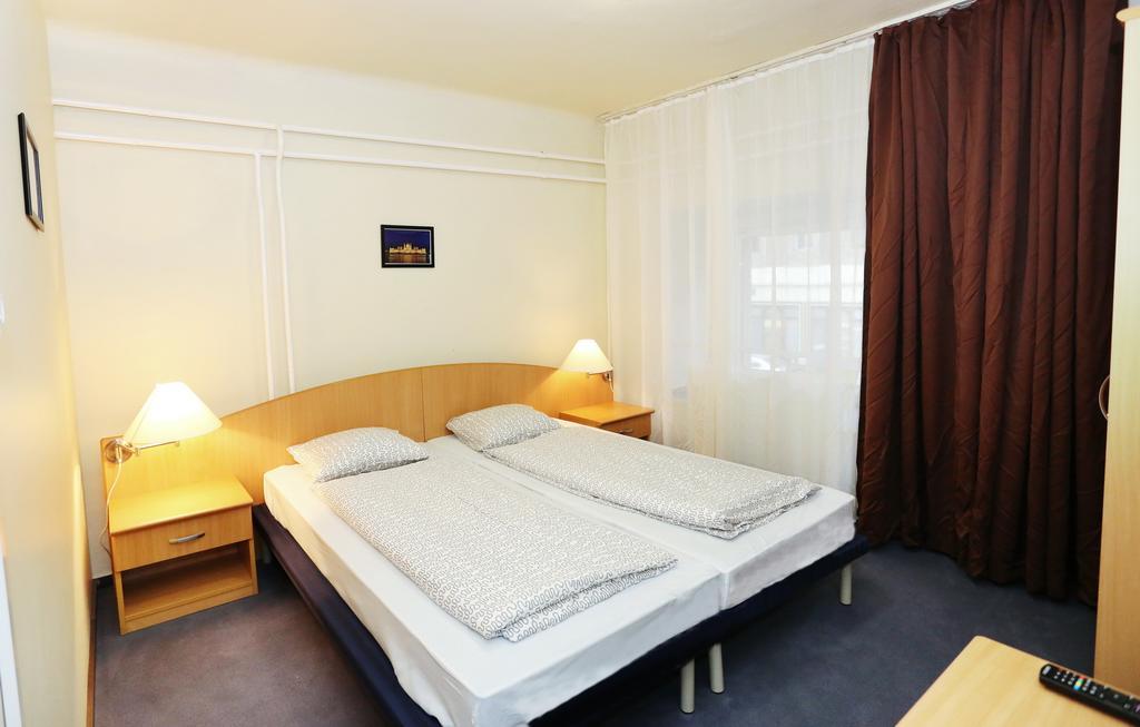 Mezzo Budapest Bagian luar foto